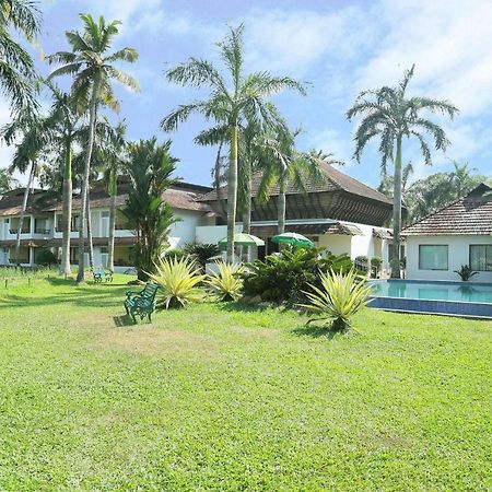 Oyo 26874 Manor Backwater Resort Кумараком Экстерьер фото