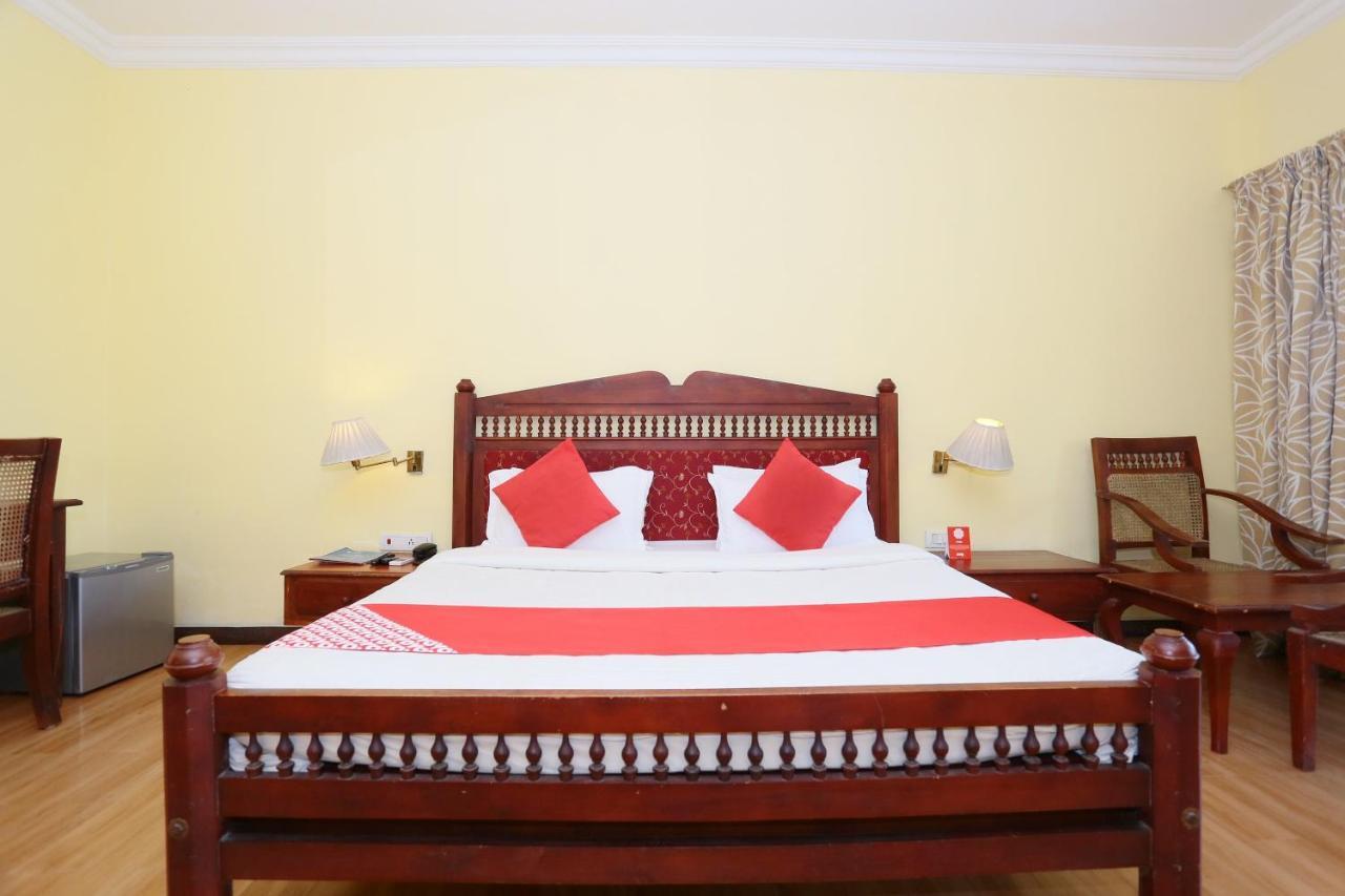 Oyo 26874 Manor Backwater Resort Кумараком Экстерьер фото