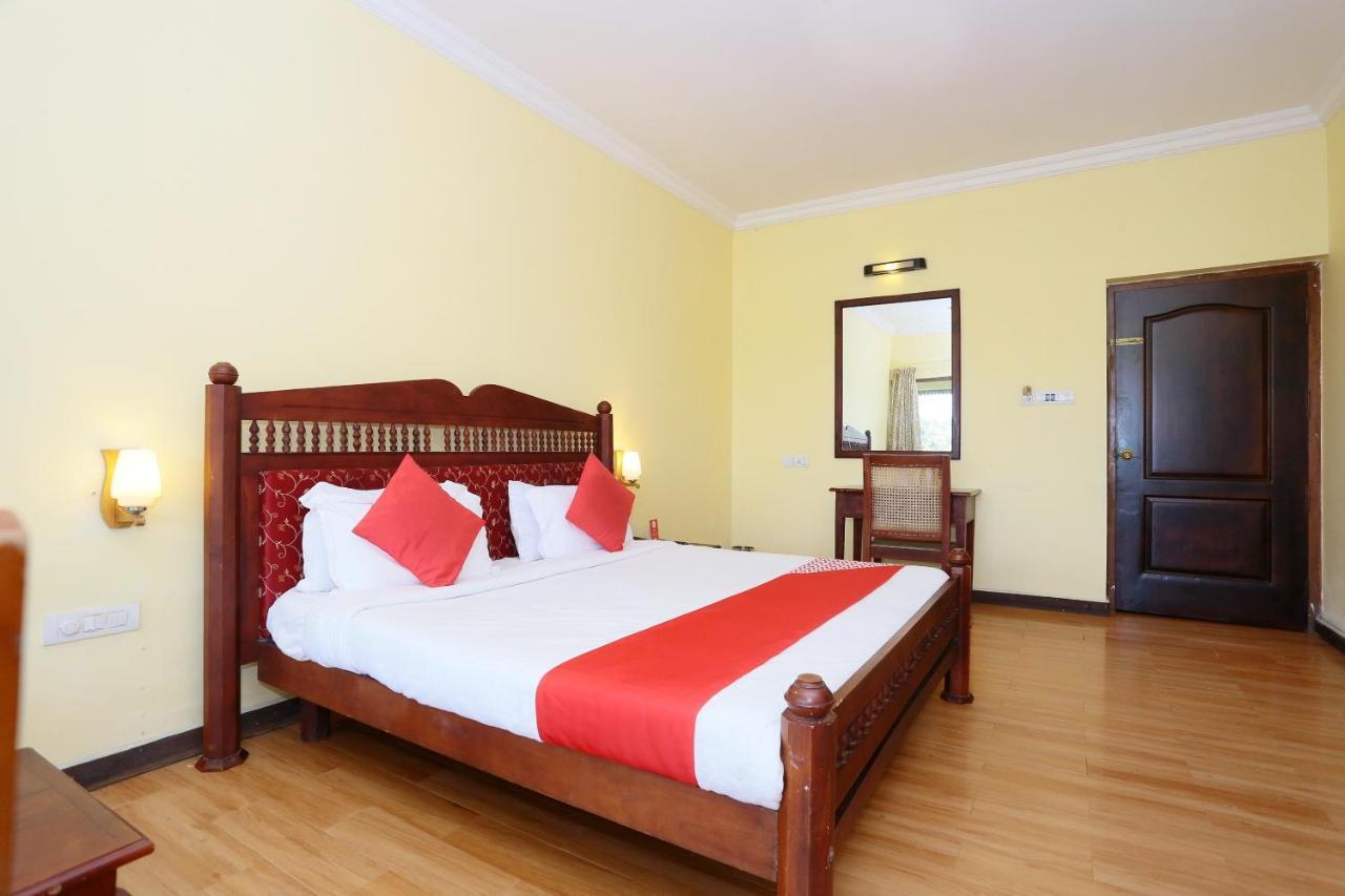 Oyo 26874 Manor Backwater Resort Кумараком Экстерьер фото