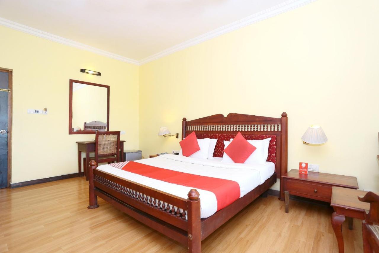 Oyo 26874 Manor Backwater Resort Кумараком Экстерьер фото
