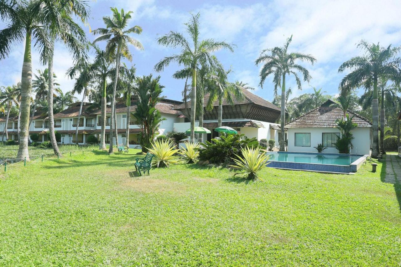 Oyo 26874 Manor Backwater Resort Кумараком Экстерьер фото